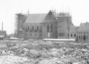 1933 Sint Theresiakerk in aanbouw